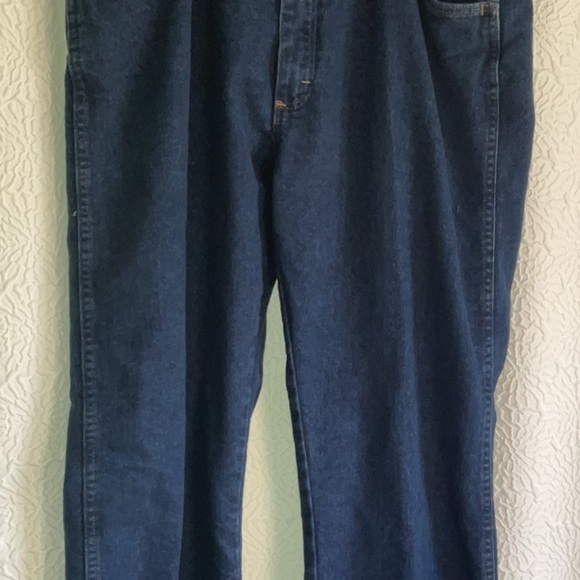 Wrangler Men's Deep Indigo Relaxed Jeans - Picture 9 of 10